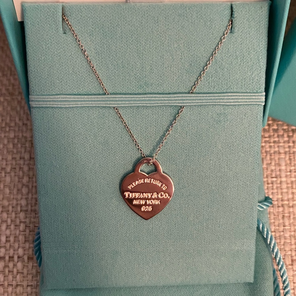 100% authentic Tiffany silver heart necklace 16 inch long with original box